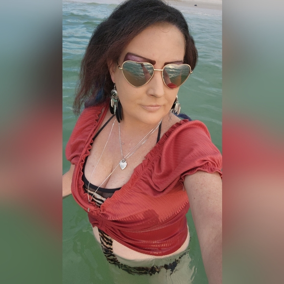 Meet your Posher, Kelli - Picture 5 of 7